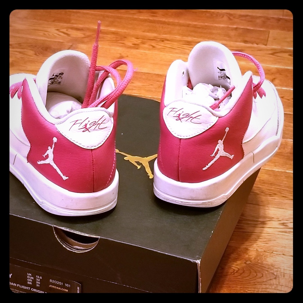 Girls Jordan Pink White sz 1 YOUTH